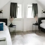 度假居 Grove Den I Heerlijk Met Bosrijke Tuin