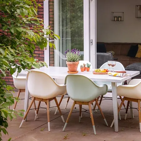 Heerlijk Met Bosrijke Tuin