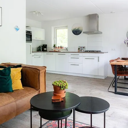 Grove Den I Heerlijk Met Bosrijke Tuin Dom wakacyjny Nunspeet