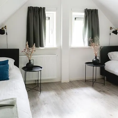 Dom wakacyjny Grove Den I Heerlijk Met Bosrijke Tuin