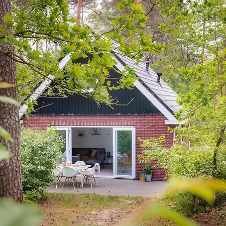 Grove Den I Heerlijk Met Bosrijke Tuin Nunspeet