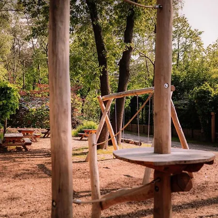 Grove Den I Heerlijk Met Bosrijke Tuin Dom wakacyjny