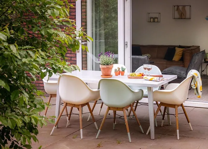 Grove Den I Heerlijk Met Bosrijke Tuin