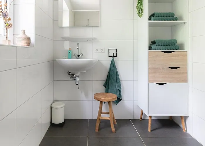 Dom wakacyjny Grove Den I Heerlijk Met Bosrijke Tuin *