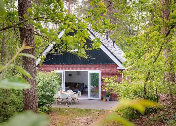 Grove Den I Heerlijk Met Bosrijke Tuin Nunspeet