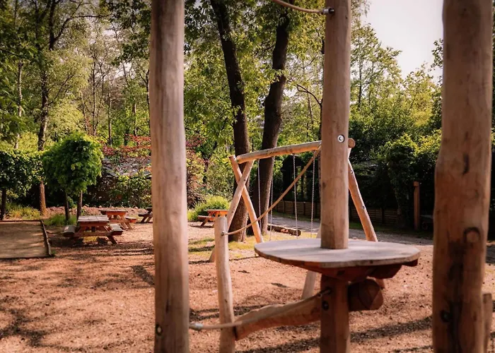 Grove Den I Heerlijk Met Bosrijke Tuin Dom wakacyjny